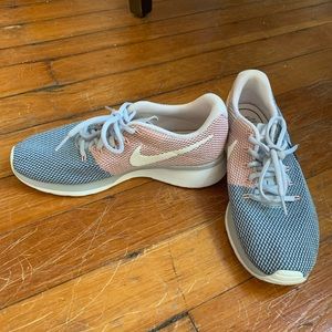 Women’s blue & pink Nike sneakers